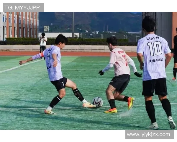 足球明星助力中韩对决激情四溢赛场展现足球魅力与友谊精神