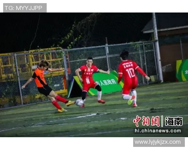 足球明星化身街头球王展现惊人技巧与魅力引发热潮