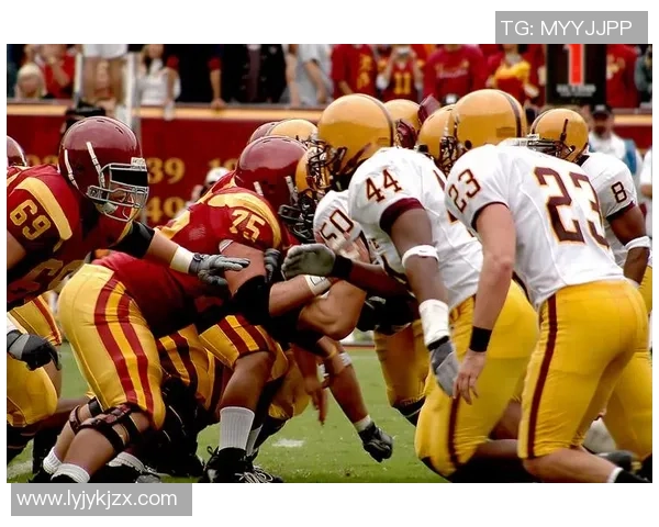 橄榄球冠军足球游戏带你体验激情四溢的赛场对决与团队合作的魅力