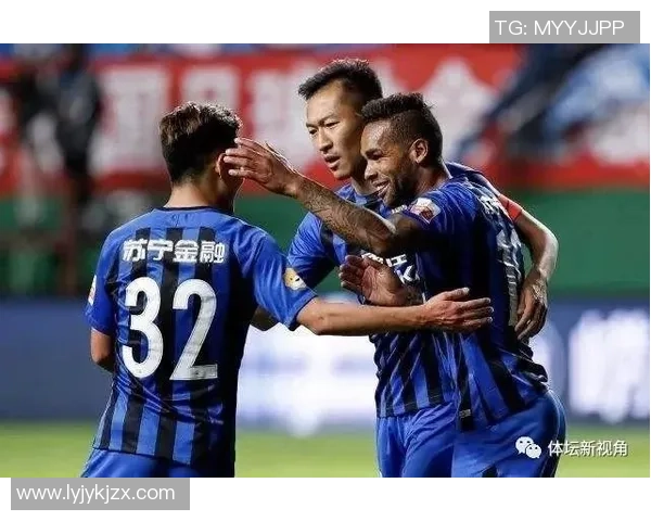 足球明星在俱乐部受伤引发球迷热议对球队未来的影响与应对策略 足球明星在俱乐部受伤引发球迷热议对球队未来的影响与应对策略