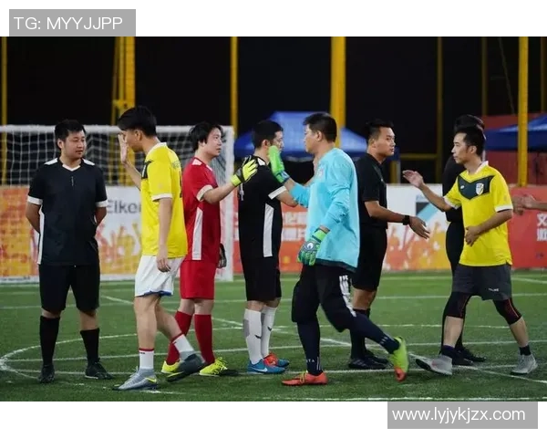 足球明星大佬齐聚一堂精彩合影展现足坛魅力与友谊的珍贵瞬间