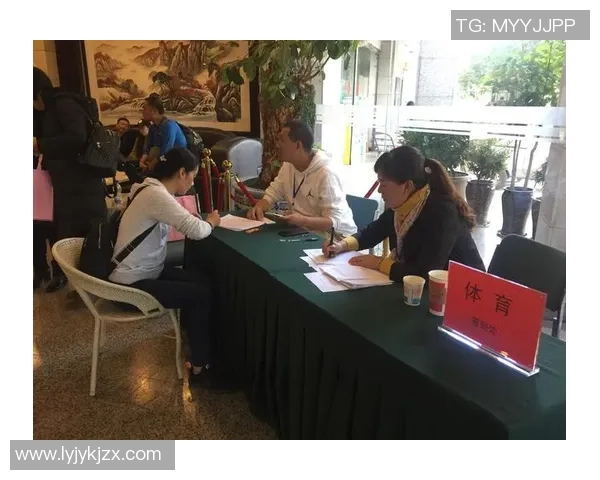 足球明星女友全景图鉴揭晓她们的魅力与风采