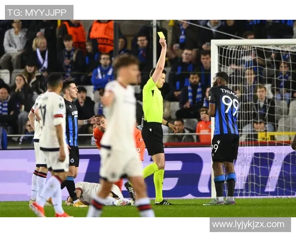 足球明星意外昏倒瞬间合集精彩回顾震撼场面引发球迷热议