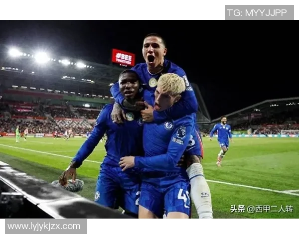 足球明星意外停球失误引发球迷热议赛场瞬间成焦点 足球明星意外停球失误引发球迷热议赛场瞬间成焦点