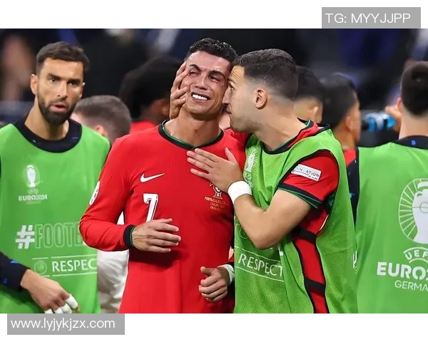 足球明星温情瞬间抱宝宝的感人时刻揭秘 足球明星温情瞬间抱宝宝的感人时刻揭秘