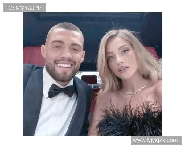 足球明星的妻子娜拉揭秘她的生活与爱情故事