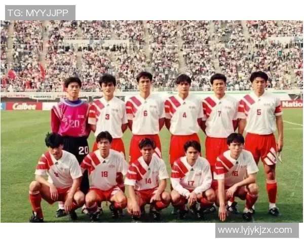 足球明星的辉煌与落寞人生:从巅峰到低谷的真实故事与反思 足球明星的辉煌与落寞人生:从巅峰到低谷的真实故事与反思