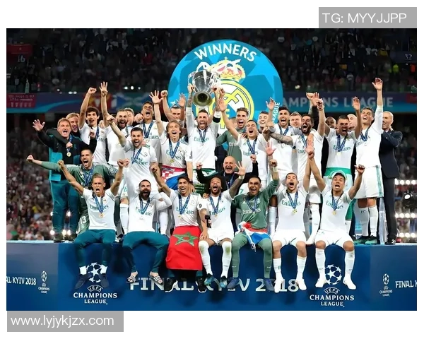 足球明星背影合影展现独特魅力与团队精神的精彩瞬间 足球明星背影合影展现独特魅力与团队精神的精彩瞬间